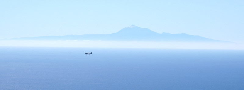 Anflug auf die Kanaren (im Hintergrund Teneriffa)